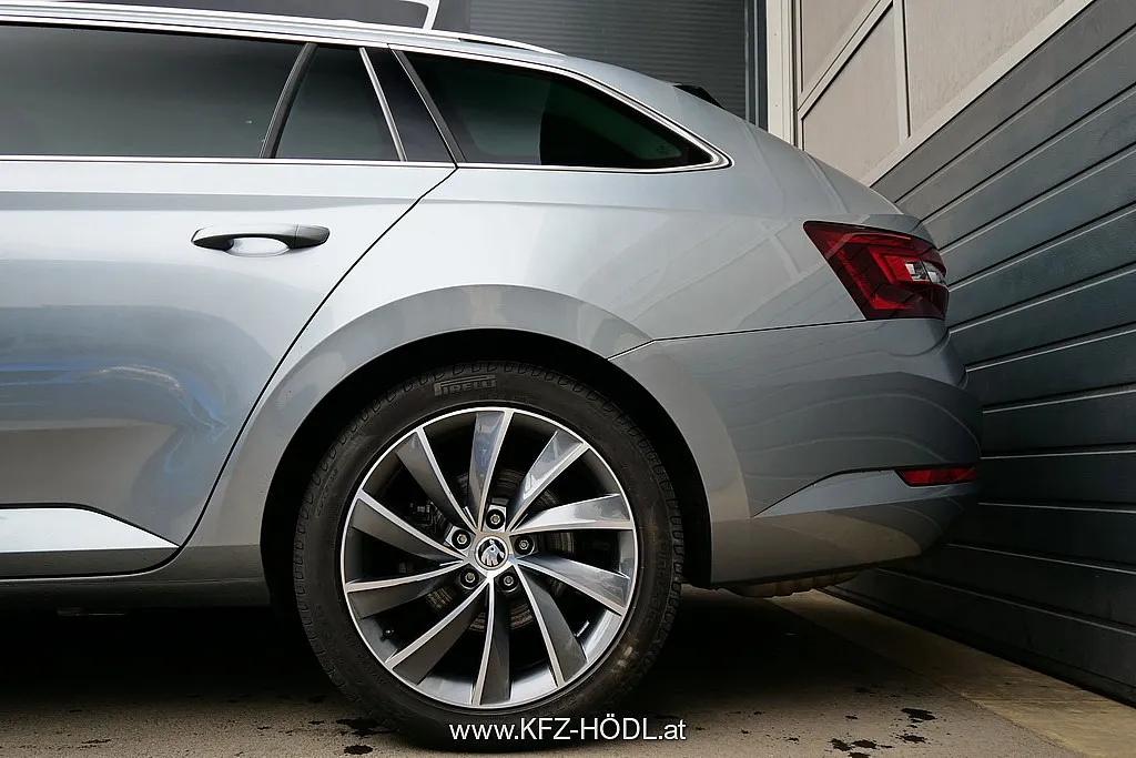 Skoda Superb 2,0 TDI 4×4 Laurin & Klement DSG Image 8