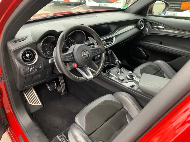 Alfa Romeo Stelvio Quadrifoglio 2.9 V6 Image 6