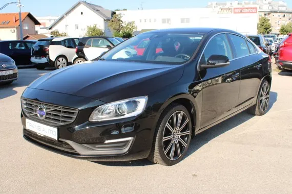 Volvo S60 D3 Momentum AUTOMATIK *NAVIGACIJA,KAMERA* Image 1