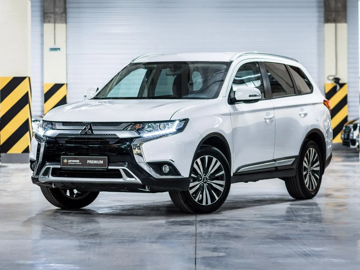 Mitsubishi Outlander Image 1